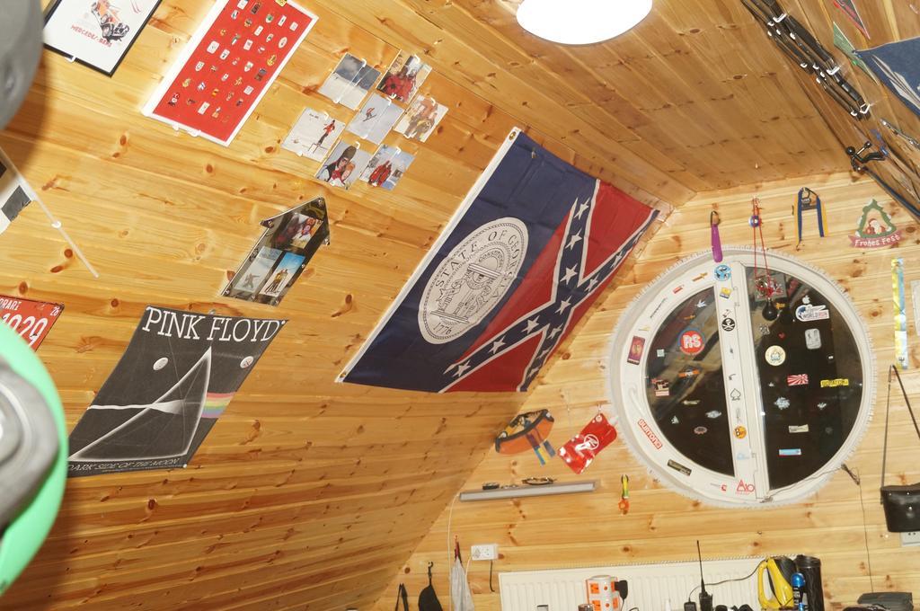 Snow House Hostel Гудаури Екстериор снимка