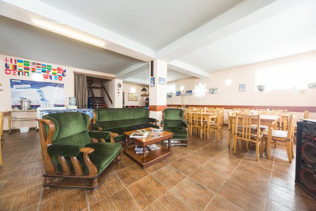 Snow House Hostel Гудаури Екстериор снимка