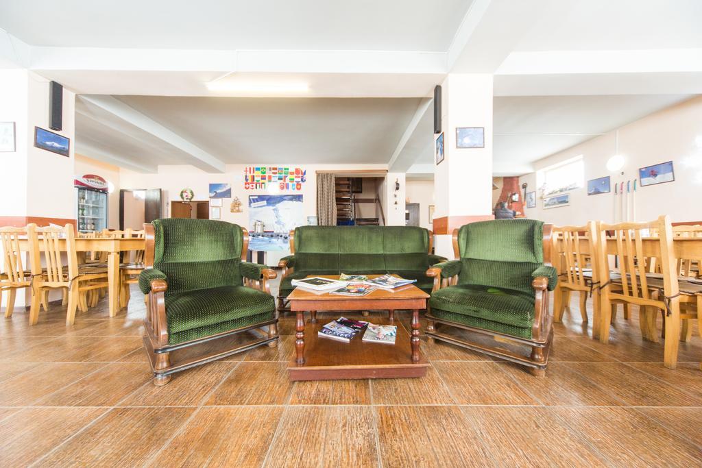 Snow House Hostel Гудаури Екстериор снимка