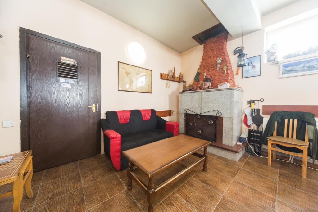 Snow House Hostel Гудаури Екстериор снимка