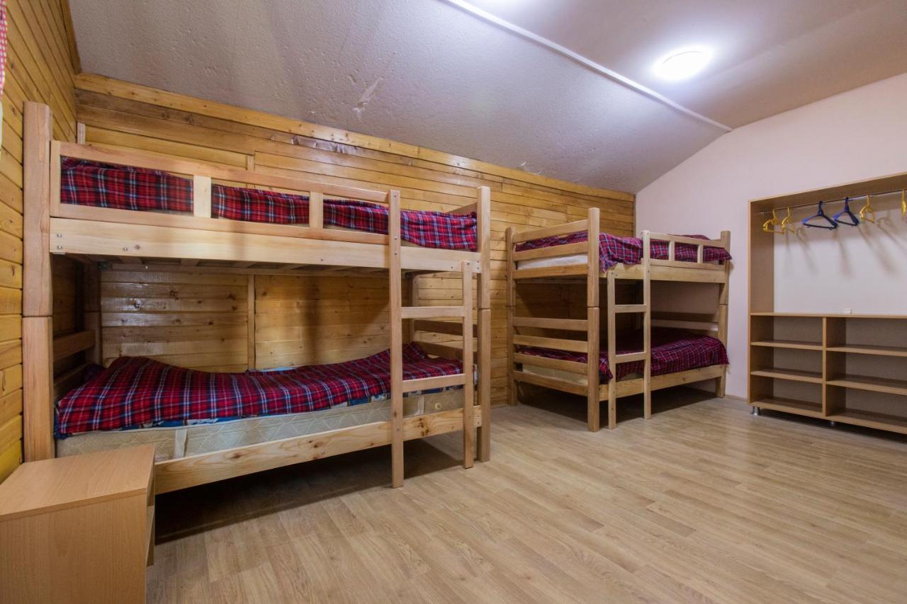 Snow House Hostel Гудаури Екстериор снимка