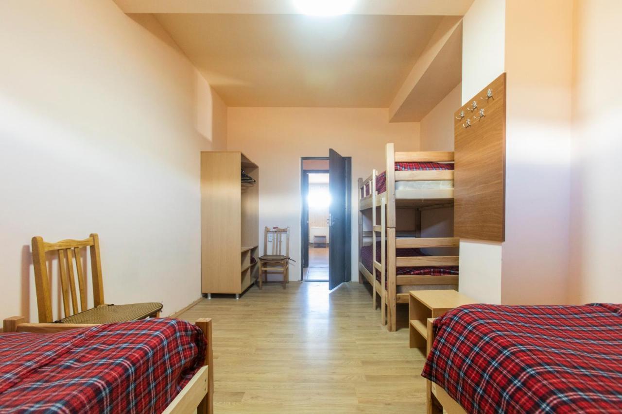 Snow House Hostel Гудаури Екстериор снимка