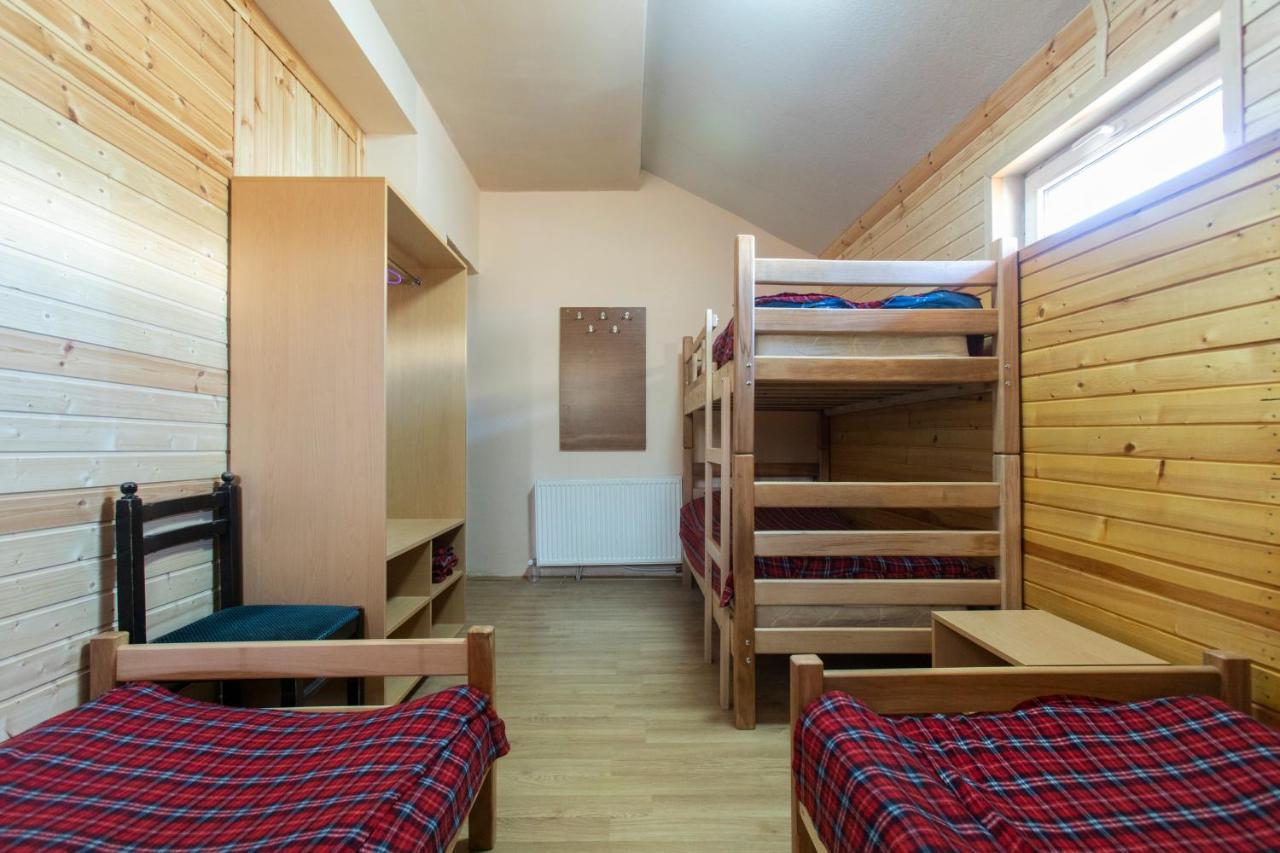 Snow House Hostel Гудаури Екстериор снимка