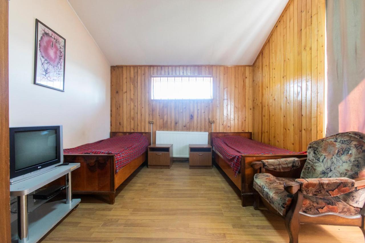 Snow House Hostel Гудаури Екстериор снимка
