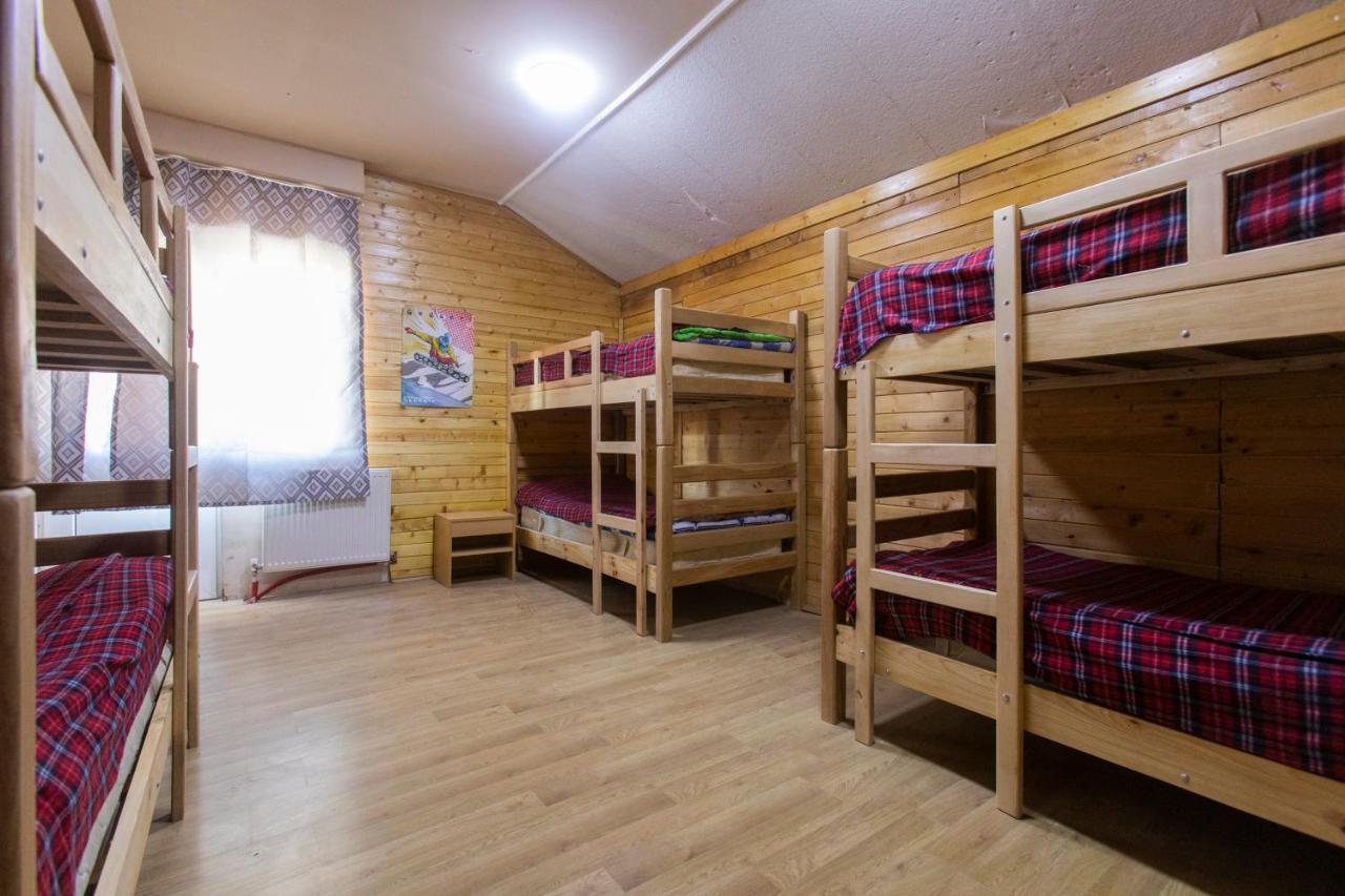 Snow House Hostel Гудаури Екстериор снимка